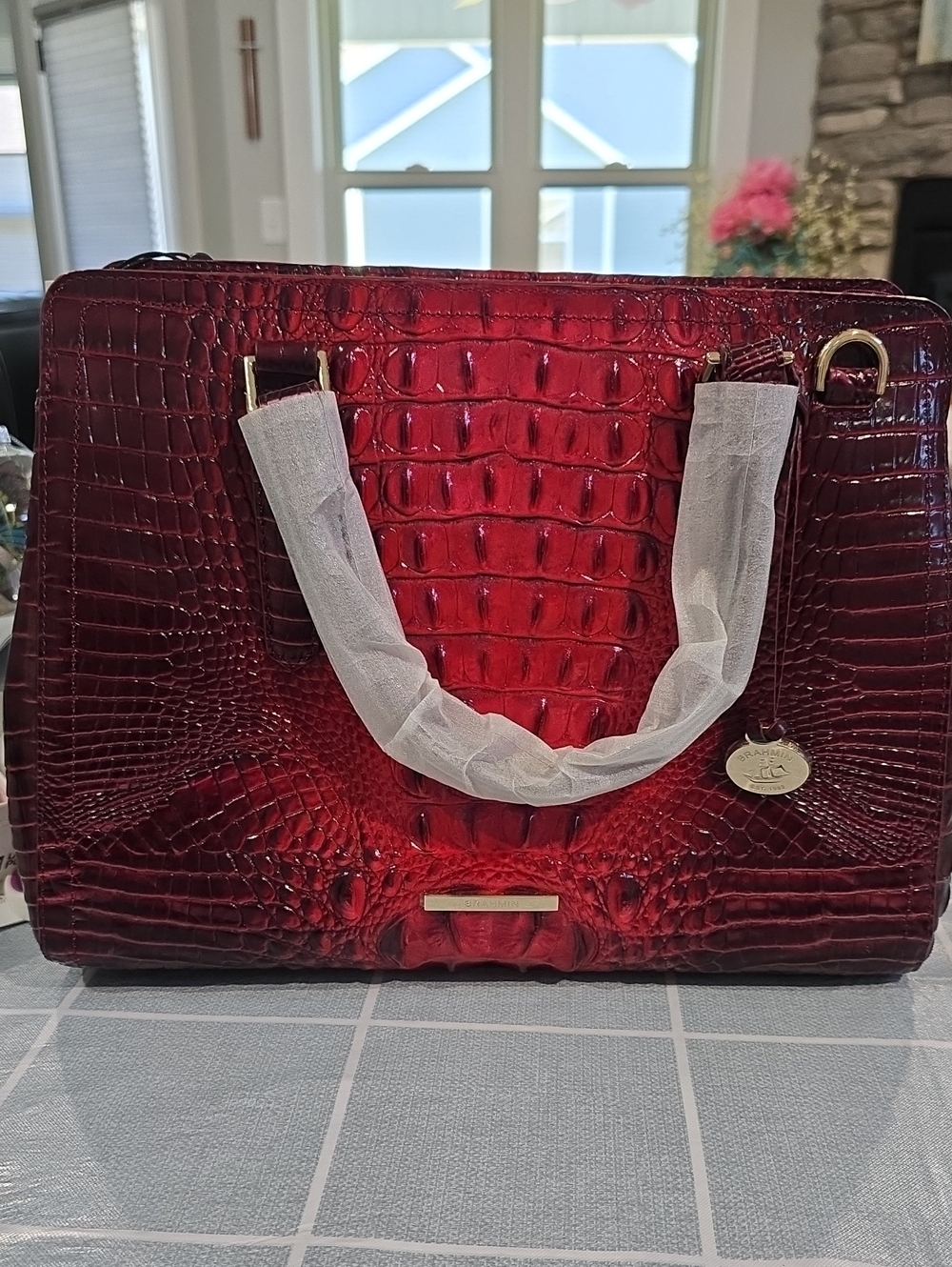 Brahmin, Elegant Red Croc-Embossed Satchel Handbag - Branded Style